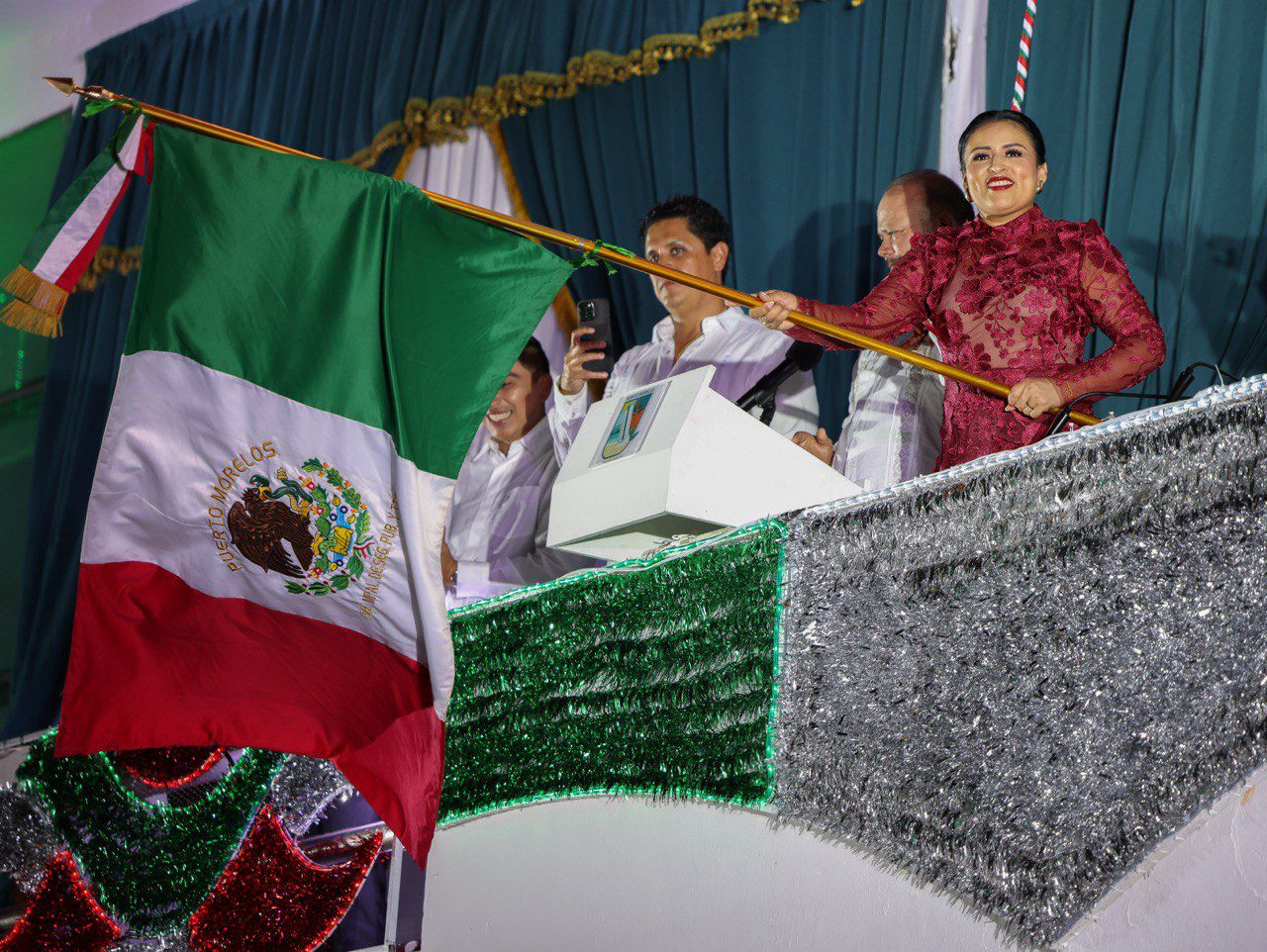 Celebran Blanca Merari y portomorelenses 215 aniversario del Grito De Independencia