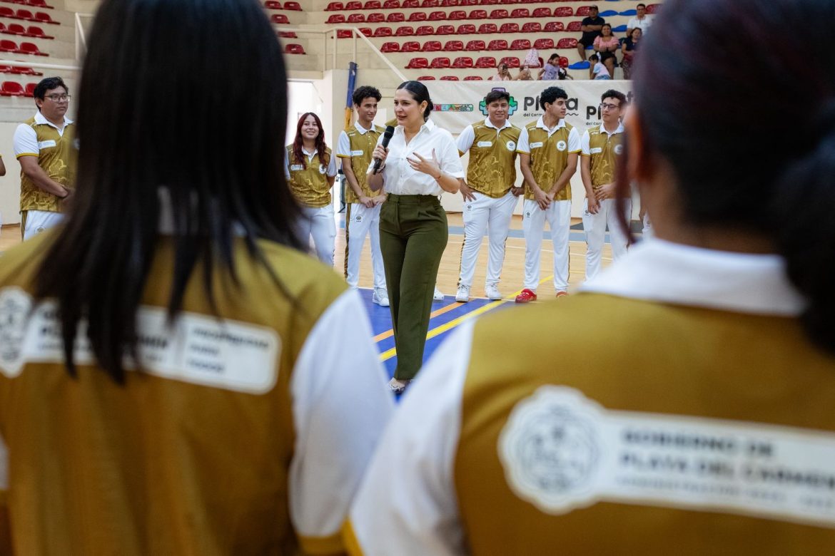 Estefanía Mercado abandera a selectivo de voleibol de sala de Playa del Carmen