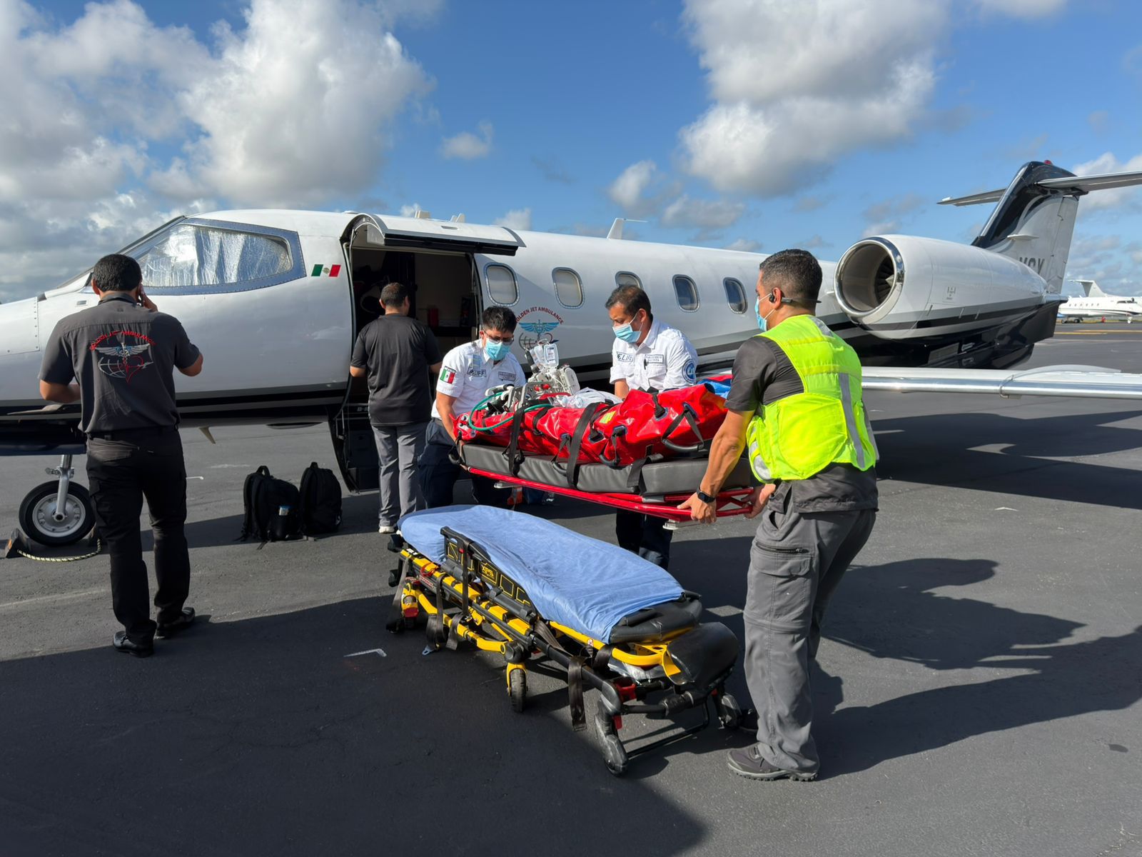 Traslado aéreo de Cancún a CDMX salva vida de un menor