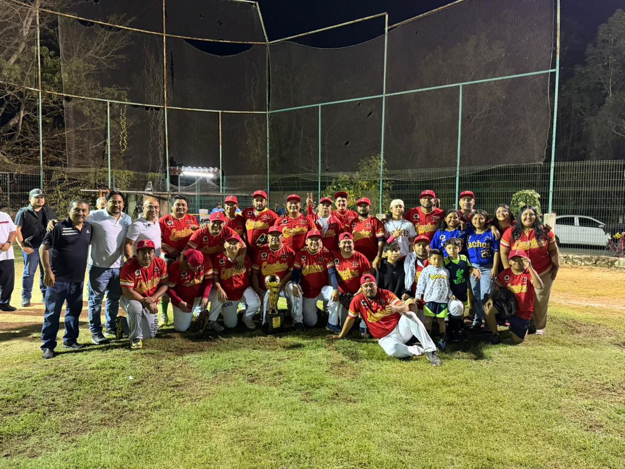 Lachos se corona campeón del Torneo Intertaxistas de Sóftbol en Playa del Carmen