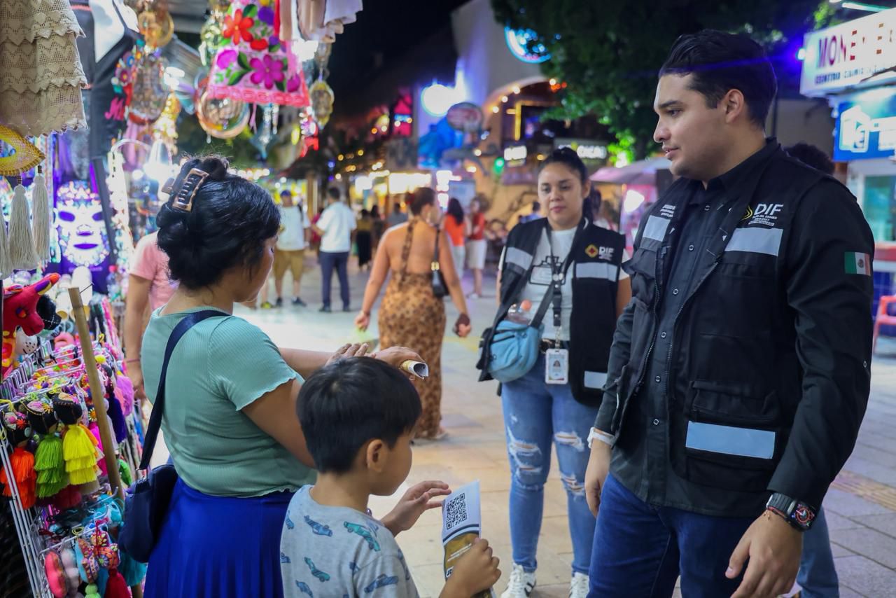 DIF Playa del Carmen intensifica recorridos en la Quinta Avenida