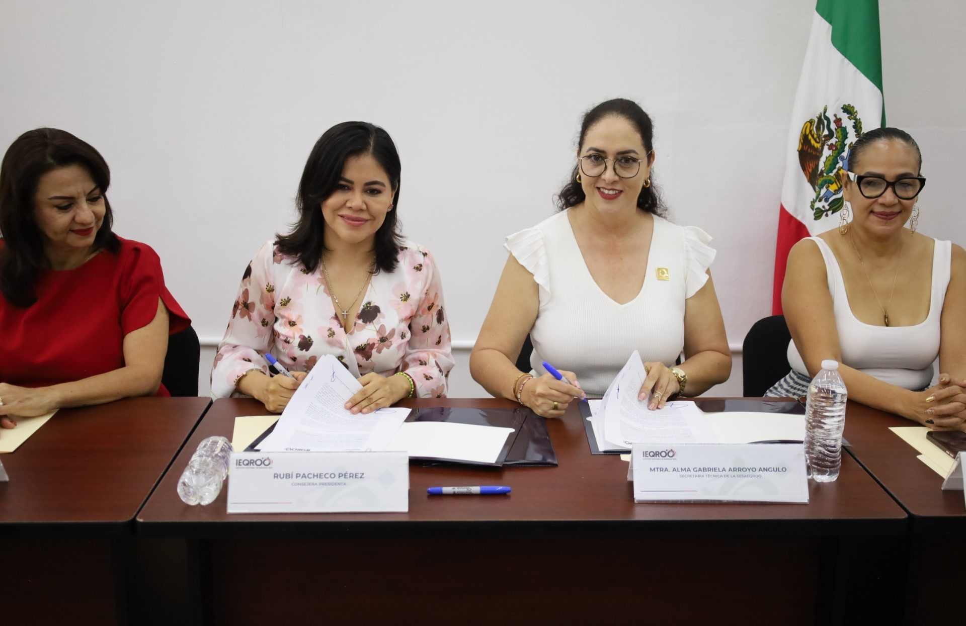 IEQROO y SESAEQROO firman